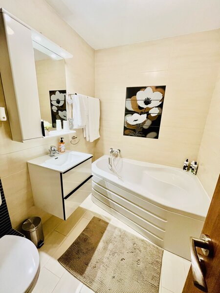 Sector 6, cartierul Militari, zona Uverturii/ Teatru Masca, Bucuresti,